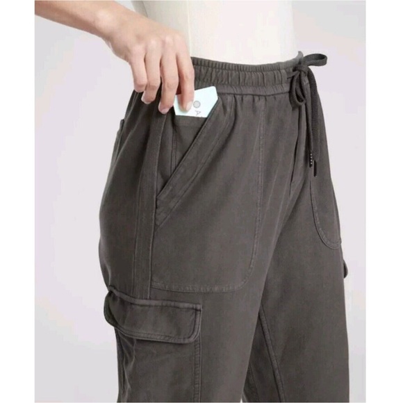 ATHLETA FARALLON CARGO PANTS SIZE 4 - Picture 3 of 5